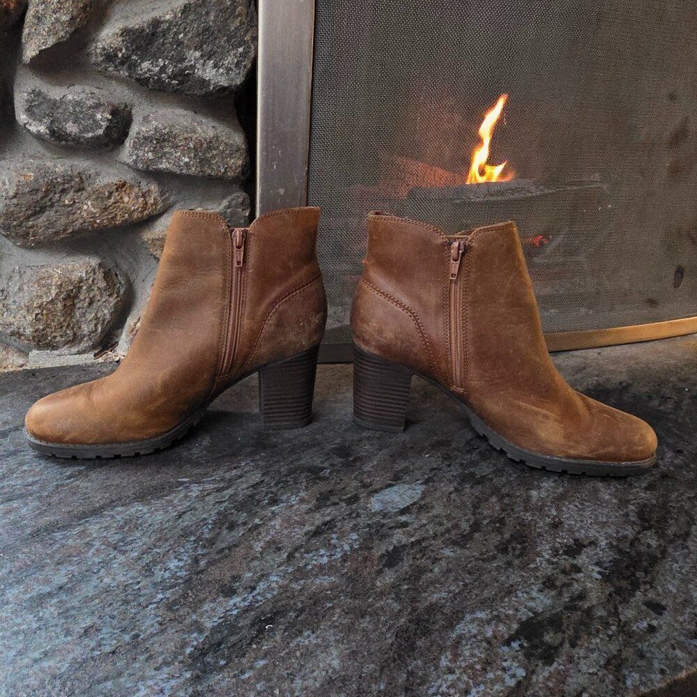 NWOT Clarks Verona Trish Brown Leather Boots Size 8.5 - Picture 9 of 14